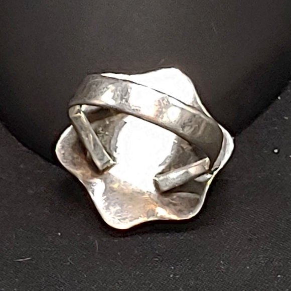 Vintage Native American Corral Flower Ring - Picture 3 of 3